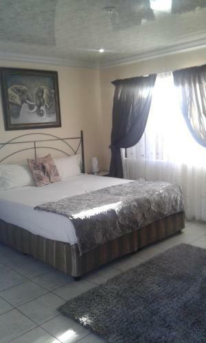 Hostal Elephant Lodge Guesthouse