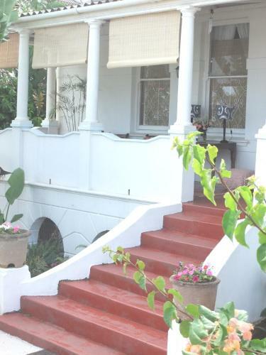 Hostal Pastel Guest House
