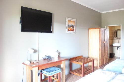 Hostal Raintree Guest House
