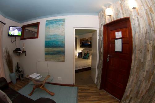 Hostal The Roundhouse Guesthouse
