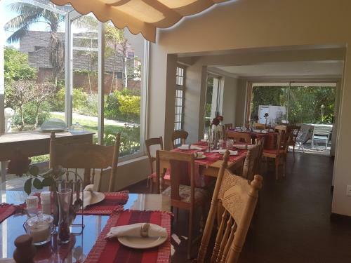 Hostal Sir Roys Guest House