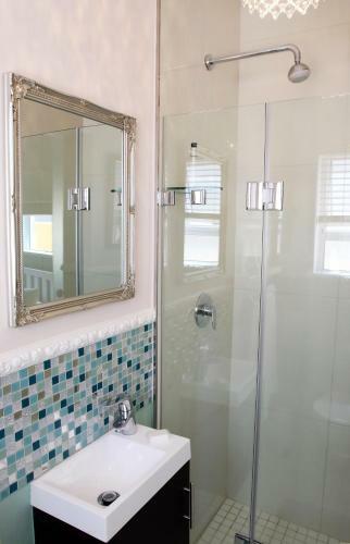 Bed & Breakfast Dolphin Inn Guesthouse