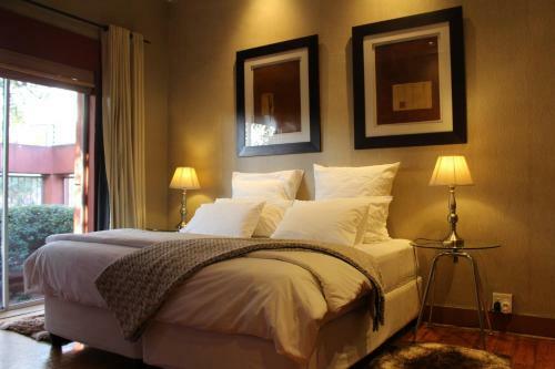 Hostal Saffron Guest House
