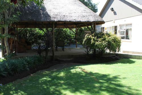 Hostal Fin And Feather Guesthouse