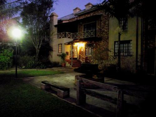 Hostal Autumn Breeze Manor And Lodge B&B