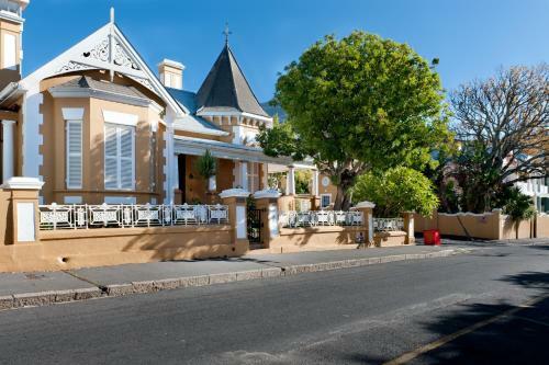 Hostal Ashanti Gardens Guesthouse