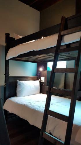 Albergue Monzi Safaris Backpackers