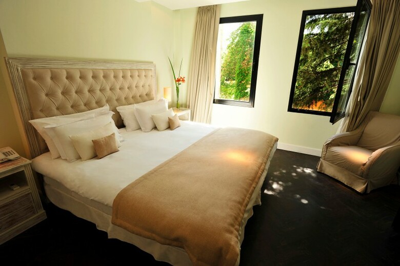 Ultra Hotel