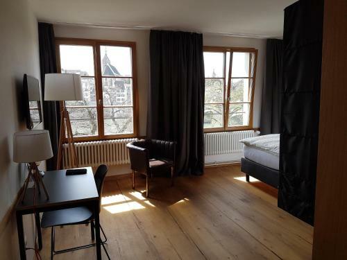East-west Riverside Hotel Basel