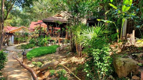 Hotel Tingrai Bay Resort