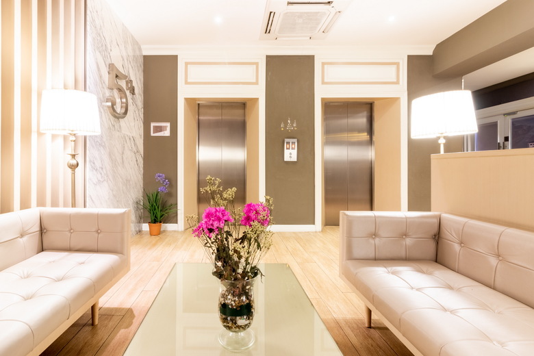 Hotel The Raya Surawong Bangkok