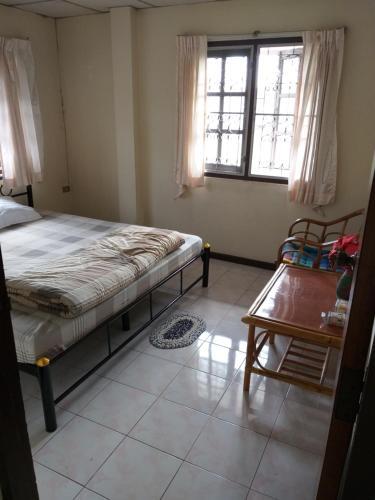 Hostal Srikrung Guesthouse