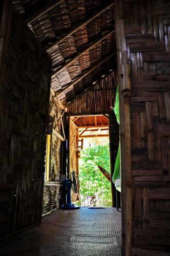 Hostal Bamboo Hut Bangalow