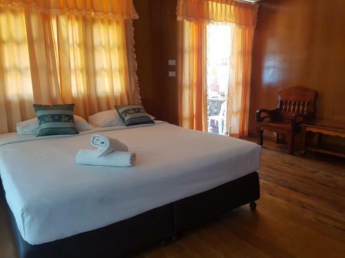Hostal Phuphat Resort