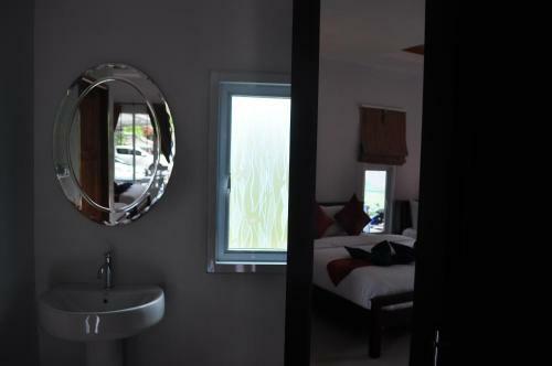 Hotel Tamarind Twin Resort