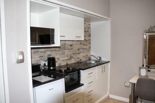 Hostal A' Queenslin Guesthouse