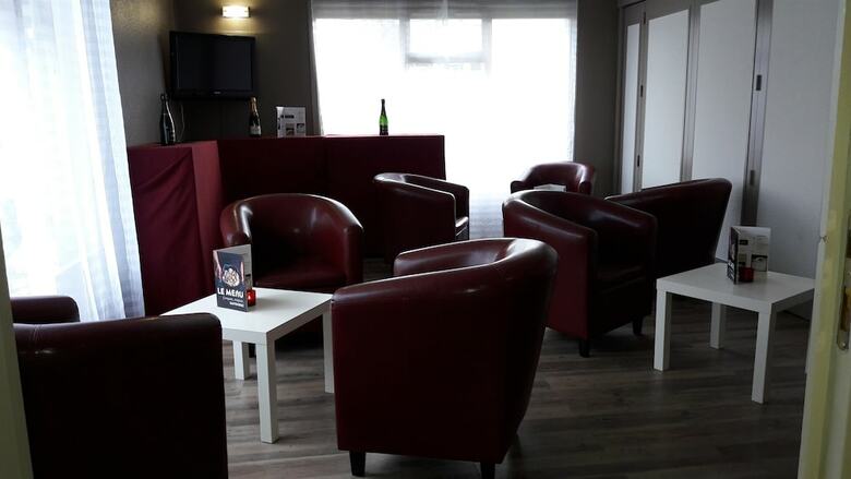 Hotel Campanile Montlu�on- Saint- Victor
