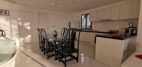 3 Bedroom Sea View Villa Escape