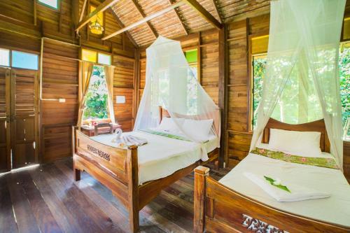 Hotel Art's Riverview Lodge