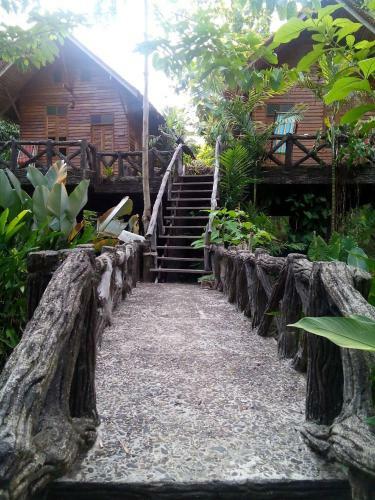 Hotel Art's Riverview Lodge