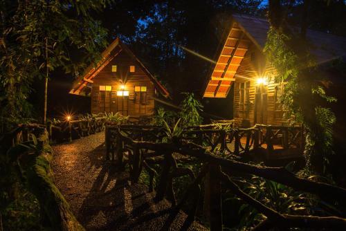 Hotel Art's Riverview Lodge