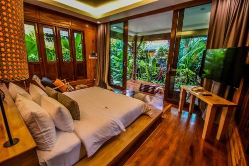 Hotel The Nine Thipthara Klongson Resort