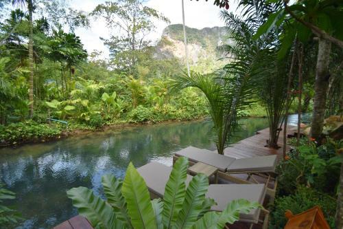 Hotel The Nine Thipthara Klongson Resort