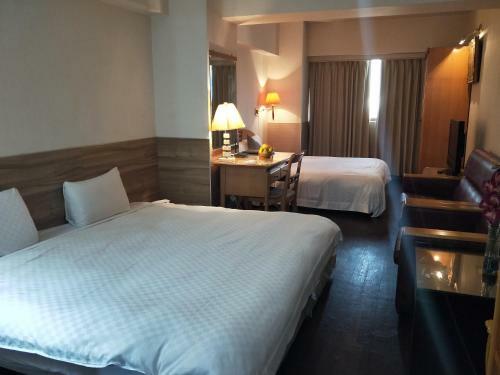 Berkeley Business Hotel Zhongzheng