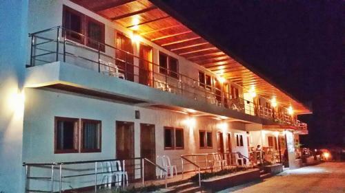 Hostal Lipe Village