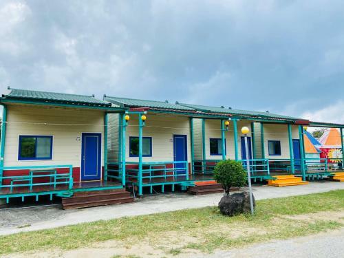 J Lin Hostel