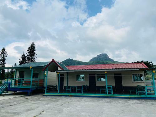 J Lin Hostel