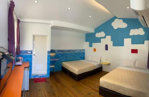 J Lin Hostel