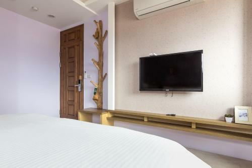 Jhongshan Building Bed And Breakfast