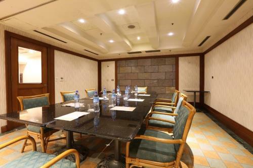 Wei-yat Grand Hotel