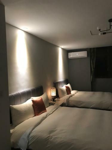 Love Home Lake Hotel