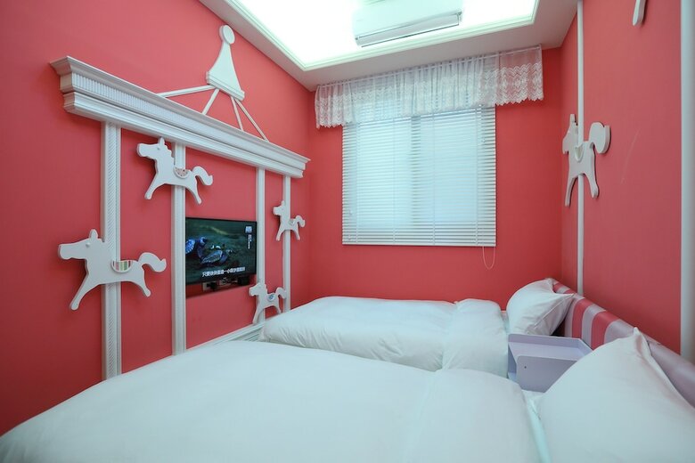 Hotel Happiness Station B&B
