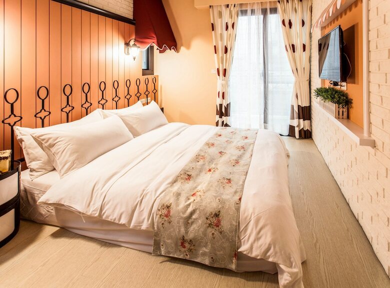 Hotel Happiness Station B&B
