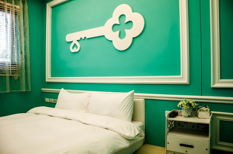 Hotel Happiness Station B&B