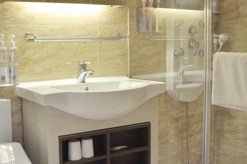 Kindness Hotel - Zhongshan Bade Branch