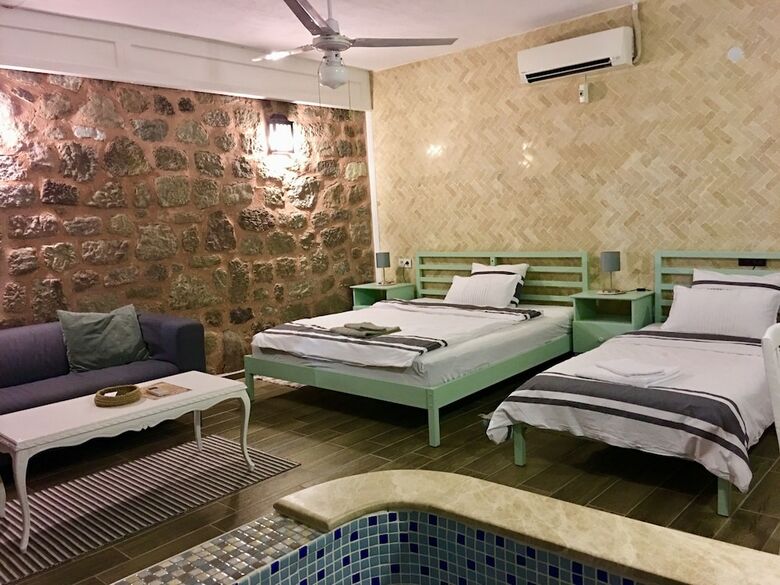Attalos Suites Hotel