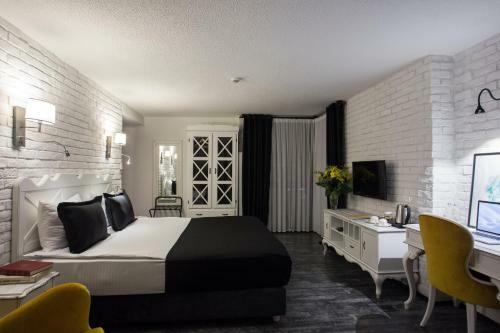 Check Inn Suite Hotel & Spa