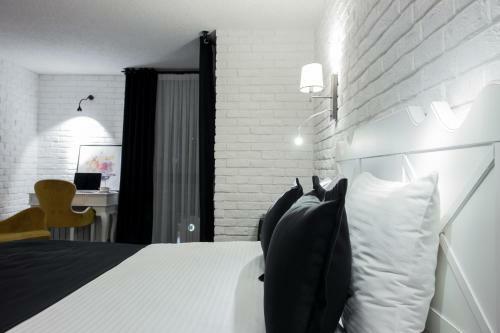 Check Inn Suite Hotel & Spa