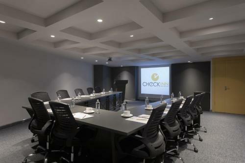 Check Inn Suite Hotel & Spa