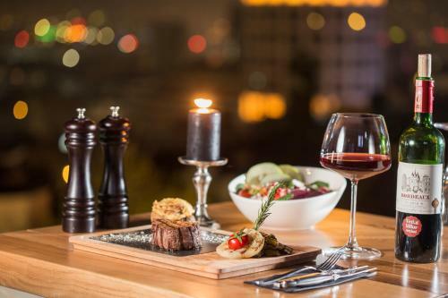Check Inn Suite Hotel & Spa