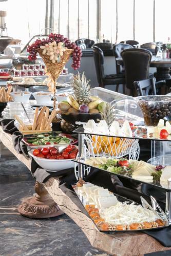 Check Inn Suite Hotel & Spa