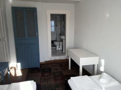 Hostal Madra House