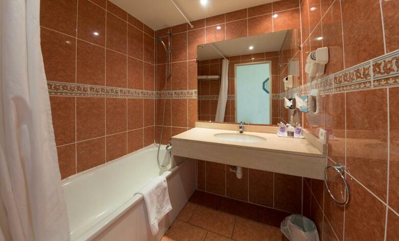 Ariane Hotel