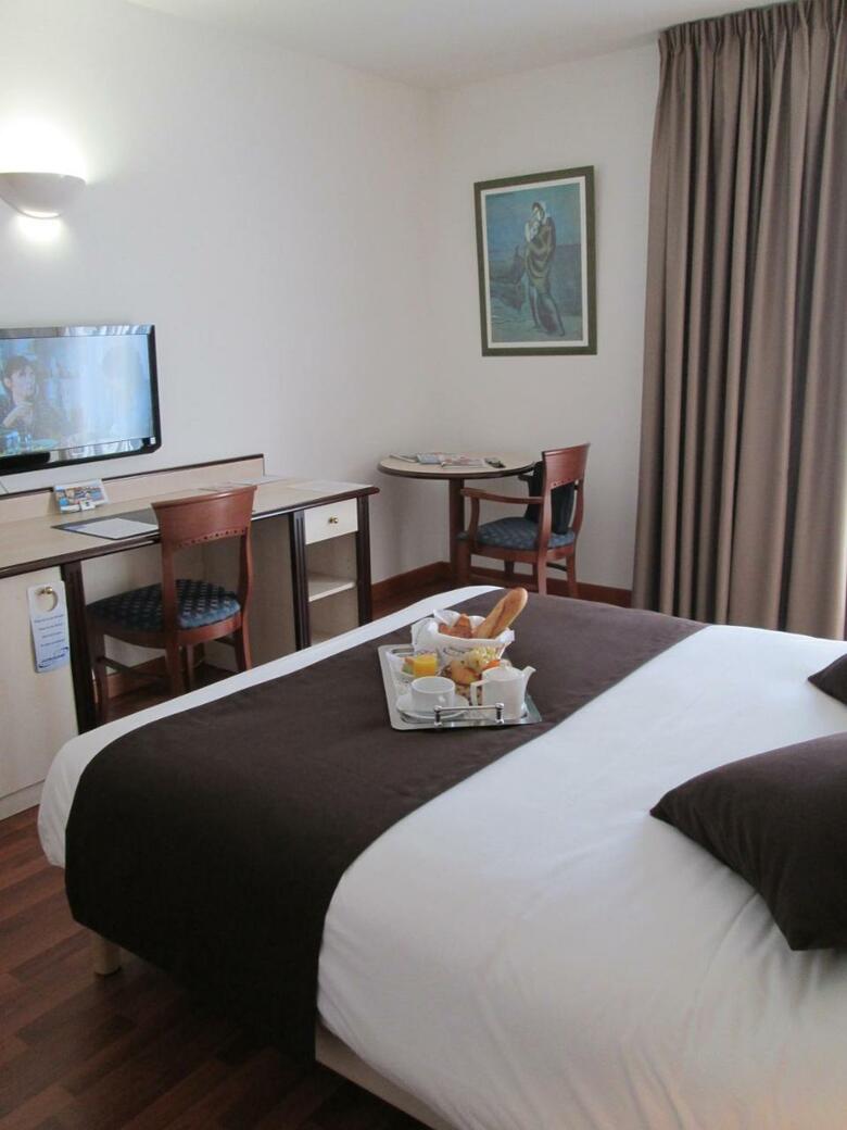 Ariane Hotel