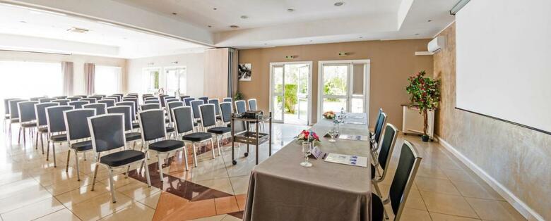 Ariane Hotel