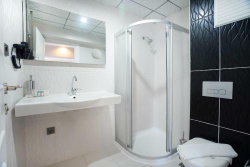 Aurasia City Hotel